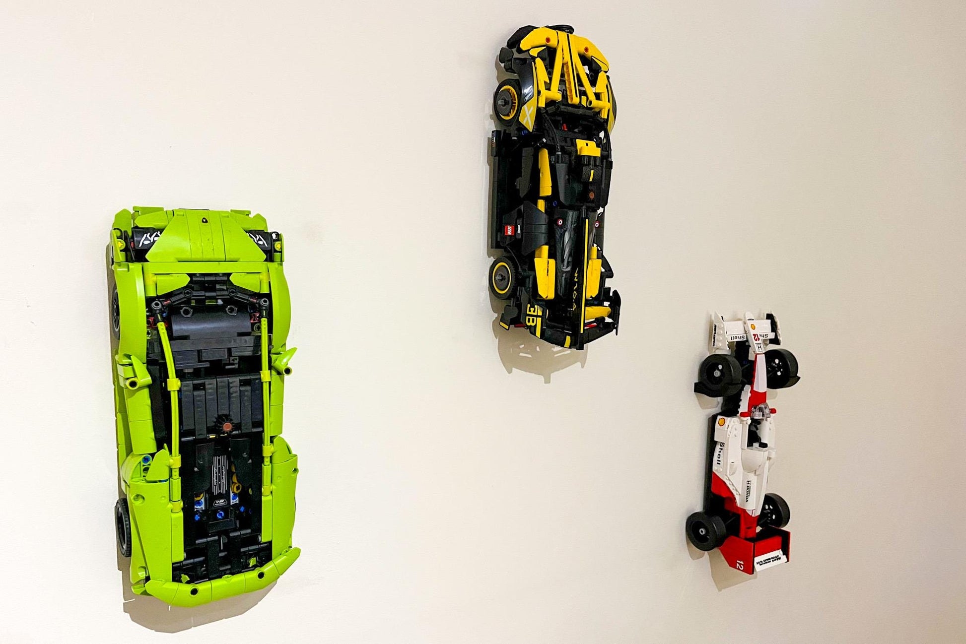 Wall Mount Bracket compatible with LEGO® Technic Bugatti Bolide (set 42151) - 3Dudes & Dad