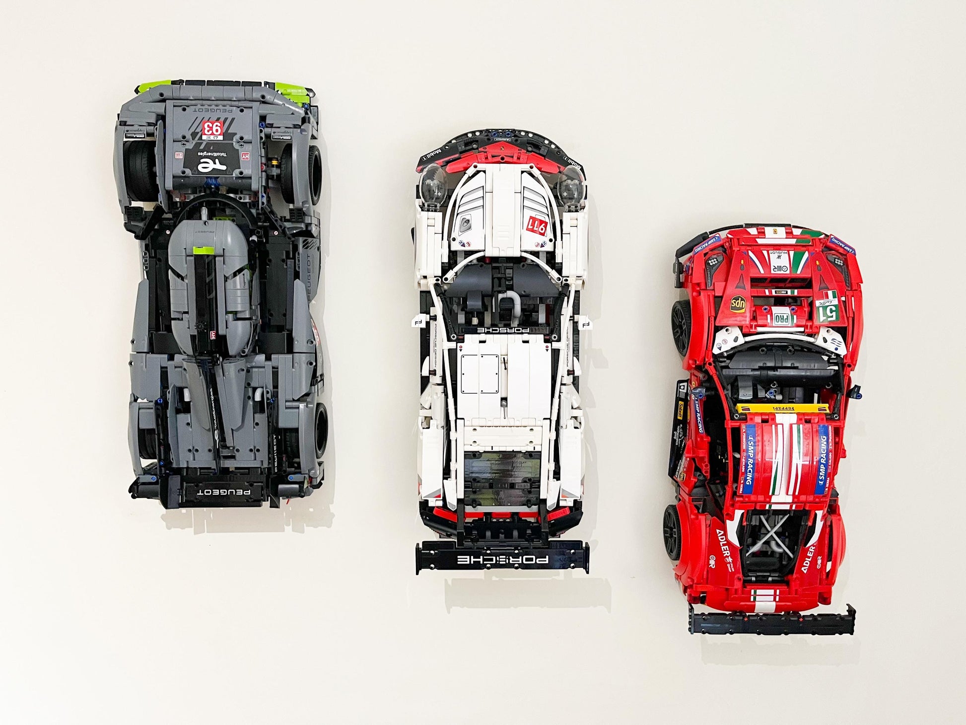 Wall Mount Bracket compatible with LEGO® Technic Ferrari 488 GTE (set 42125) - 3Dudes & Dad