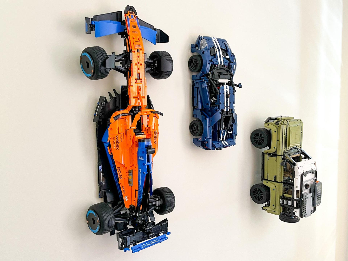 Wall Mount Bracket (vertical) compatible with LEGO®  Technic McLaren Formula 1 2022 (set 42141)