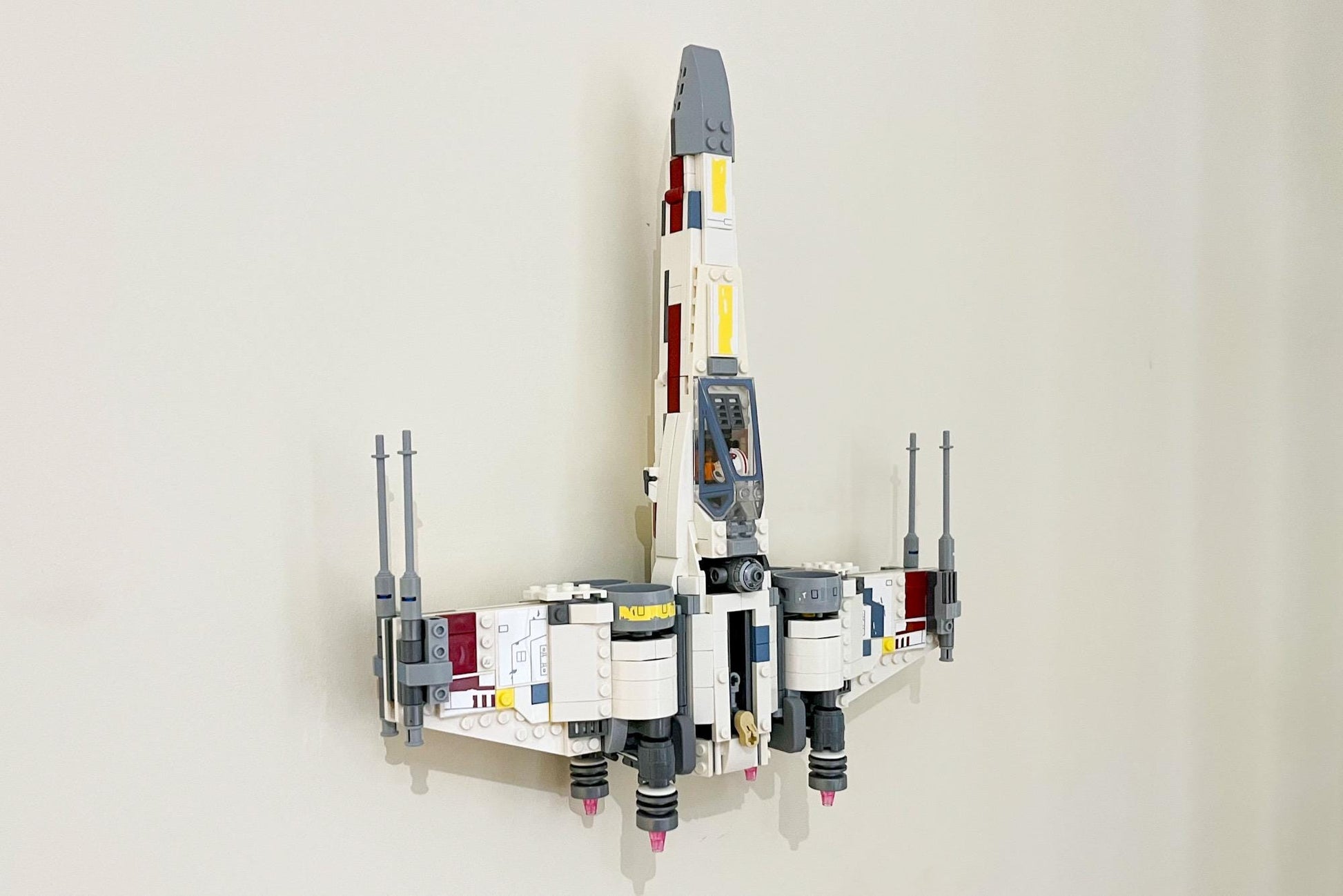 Wall Mount Bracket compatible with LEGO®  Star Wars X-Wing Starfighter (set 75218) - 3Dudes & Dad