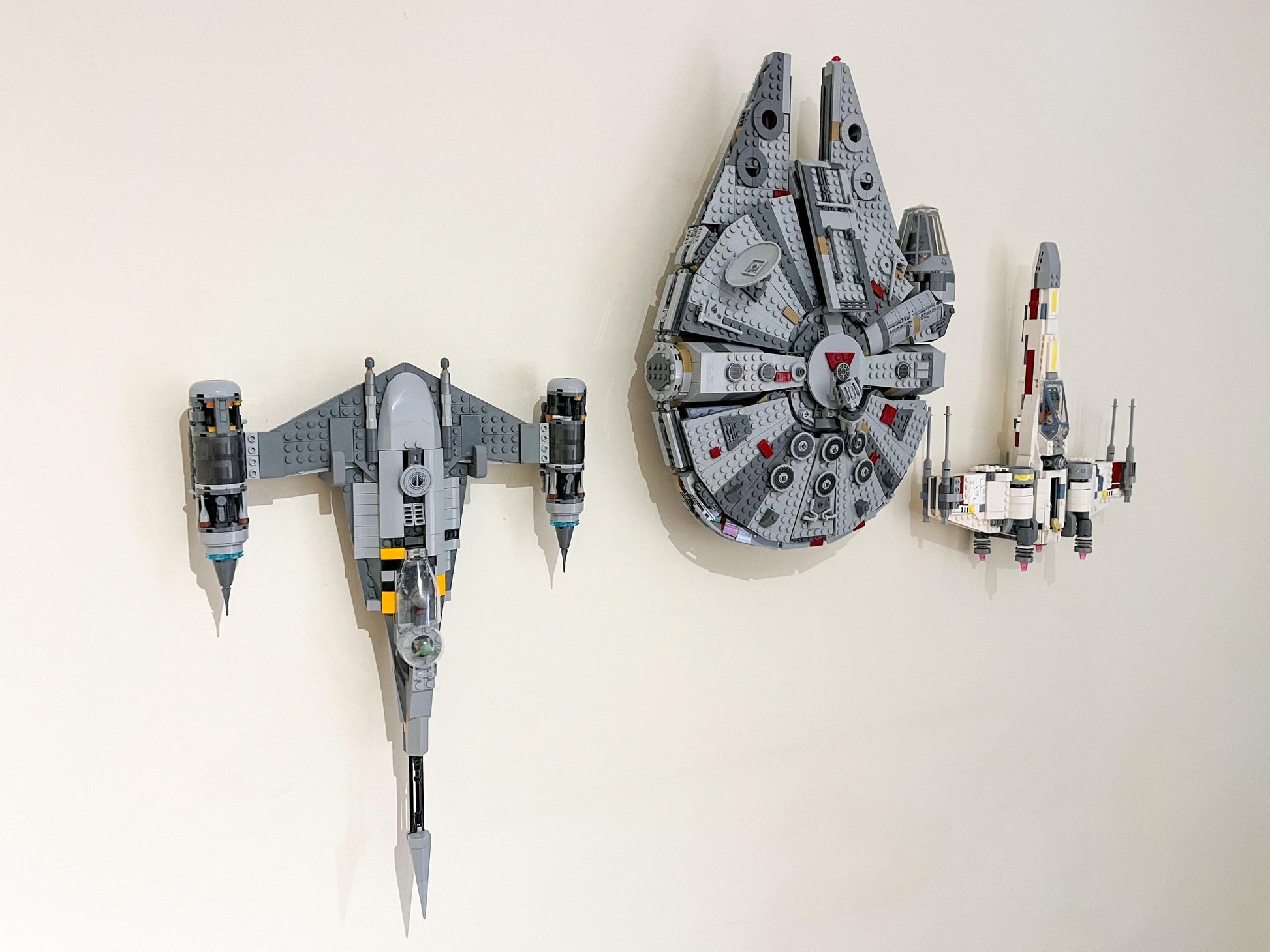 Wall Mount Bracket compatible with LEGO® Star Wars The Mandalorian's N1 Starfighter (set 75325) - 3Dudes & Dad